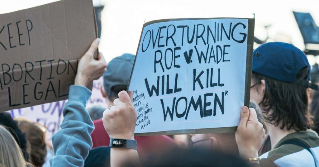 women protest the overturning of Roe Vs Wade